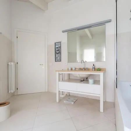 Castaldi Charming Suite-hosted By Sweetstay *