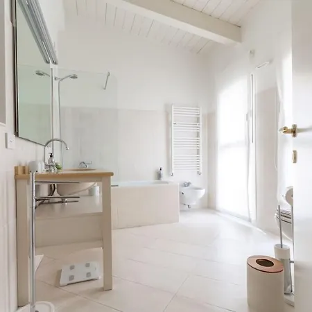 Castaldi Charming Suite-hosted By Sweetstay * Milan
