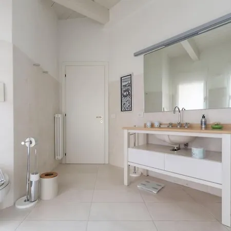 Castaldi Charming Suite-hosted By Sweetstay * Milan