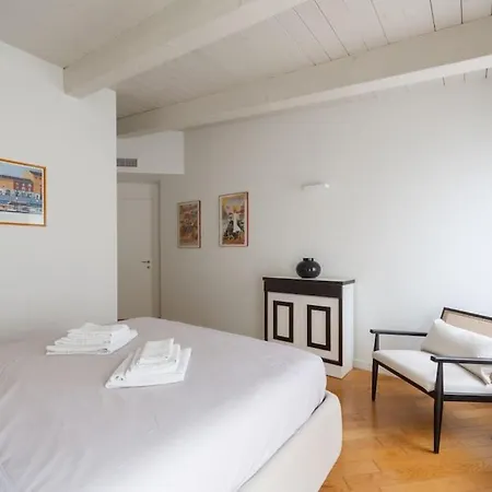 Castaldi Charming Suite-hosted By Sweetstay Διαμέρισμα