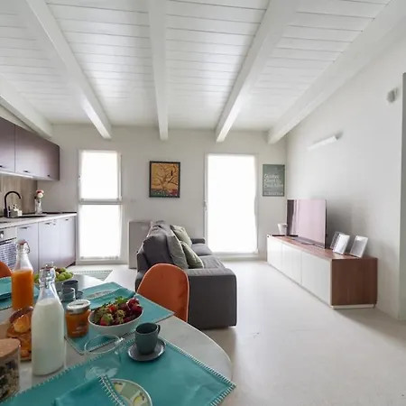Apartment Castaldi Charming Suite-hosted By Sweetstay Milan
