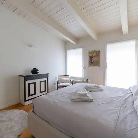 Castaldi Charming Suite-hosted By Sweetstay Apartment Milan